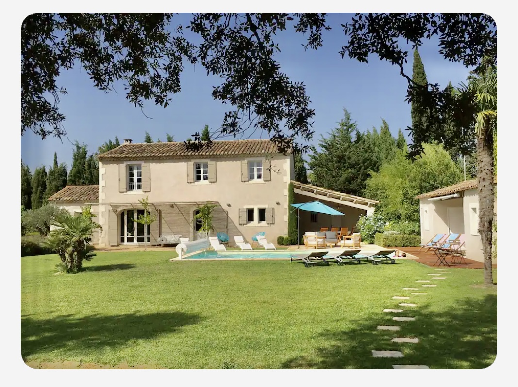 Vue magnifique propriété avec piscine